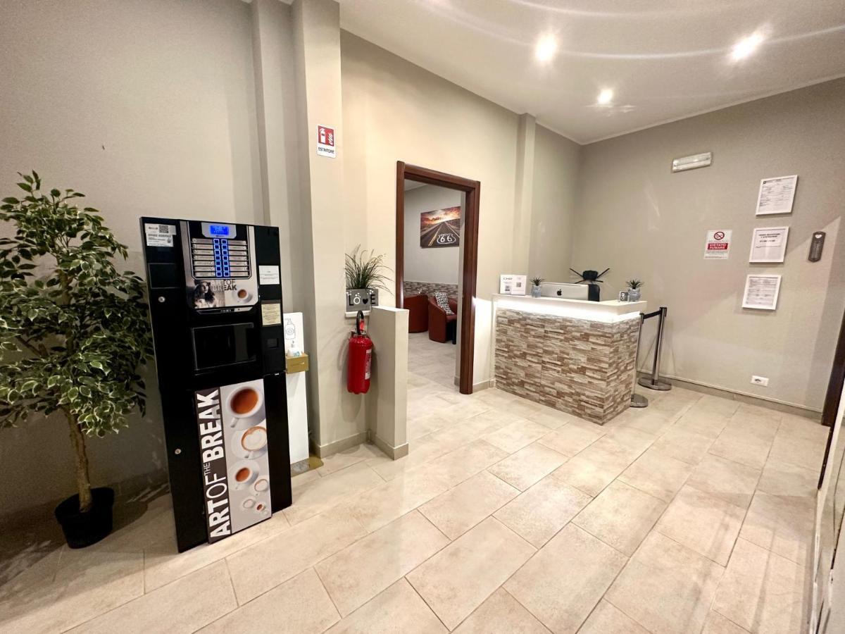 Carlo Goldoni Hotel Мілан Екстер'єр фото