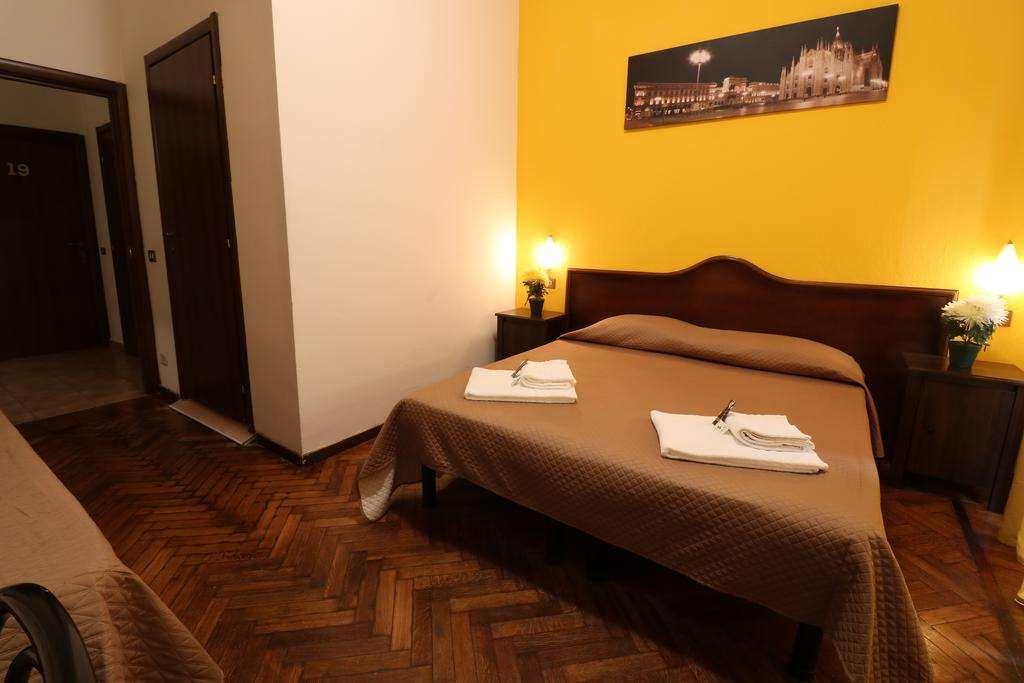 Carlo Goldoni Hotel Мілан Номер фото